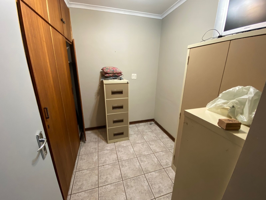 8 Bedroom Property for Sale in Grimbeeck Park North West